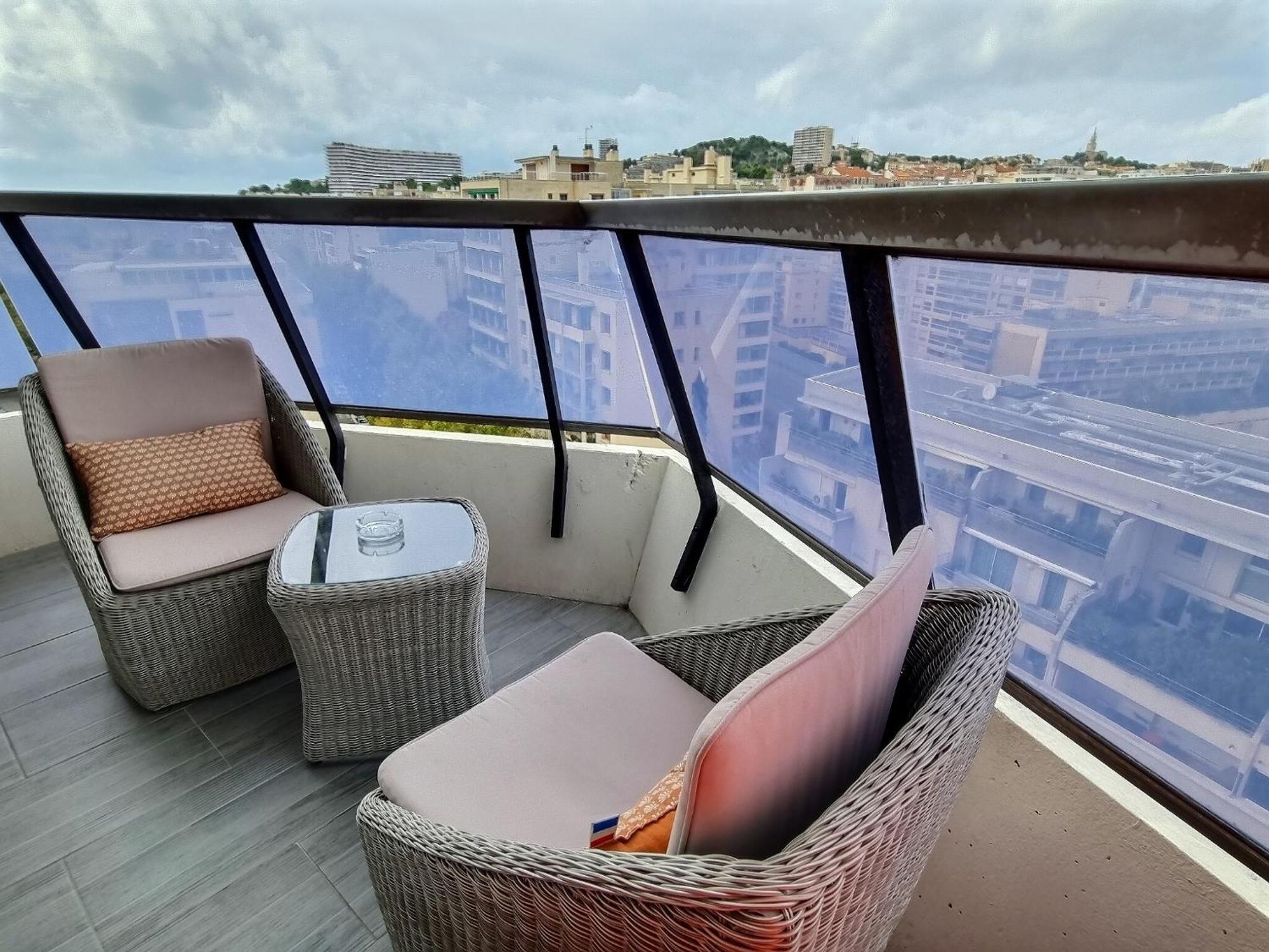 T1 Prado Chanot Apartment